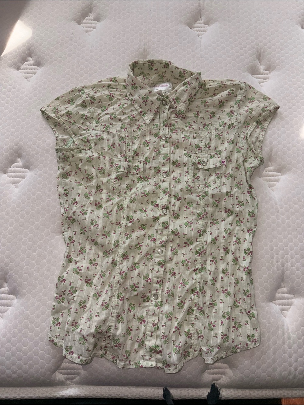 65. Women's Green Floral Button-Up Shirt - Lightweight Short Sleeve - Picture 1 of 5